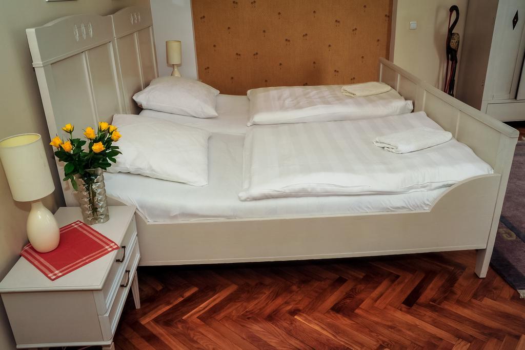 Willa Elysium Bed & Breakfast Ladek-Zdroj Bilik gambar